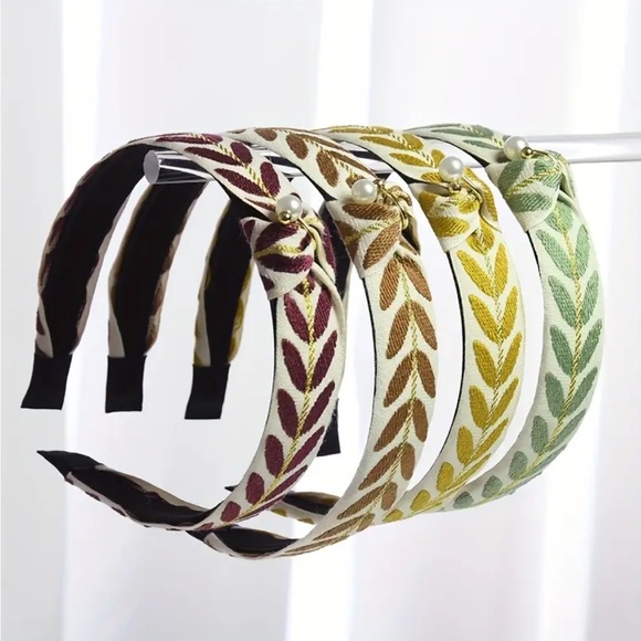 Yellow Floral Embroidered Faux Pearl Knotted Headband - Picture 3 of 5